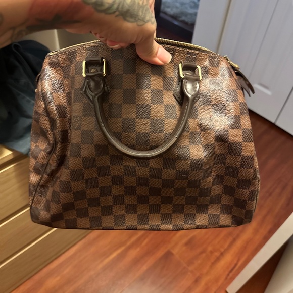 Authentic Louis Vuitton handbag - Picture 1 of 3
